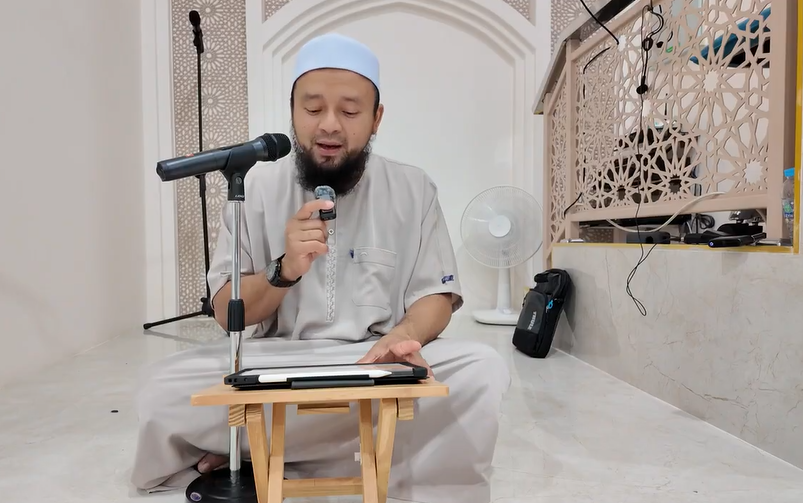 ما هو عكس السنة؟